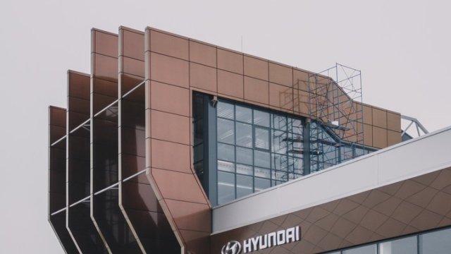 Реконструкция здания автосалона "Hyundai"